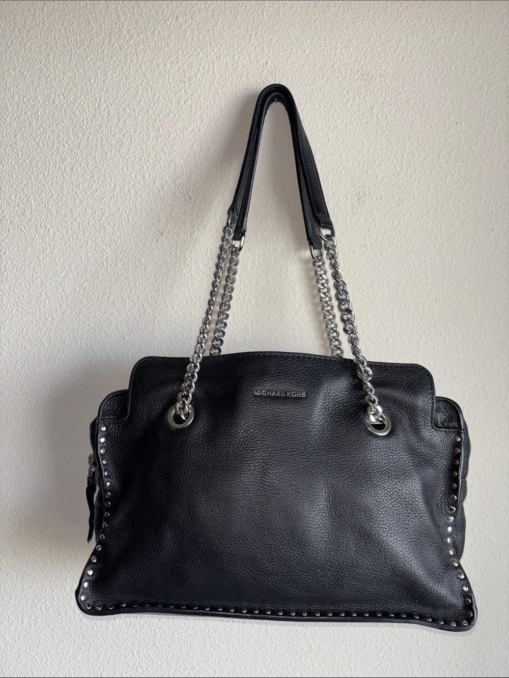 MICHAEL Kors Handbag ASTOR Large Black Satchel Leather Chain Studs - Picture 2 of 9